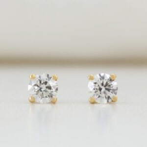diamond stud earrings 0.30ct yellow gold